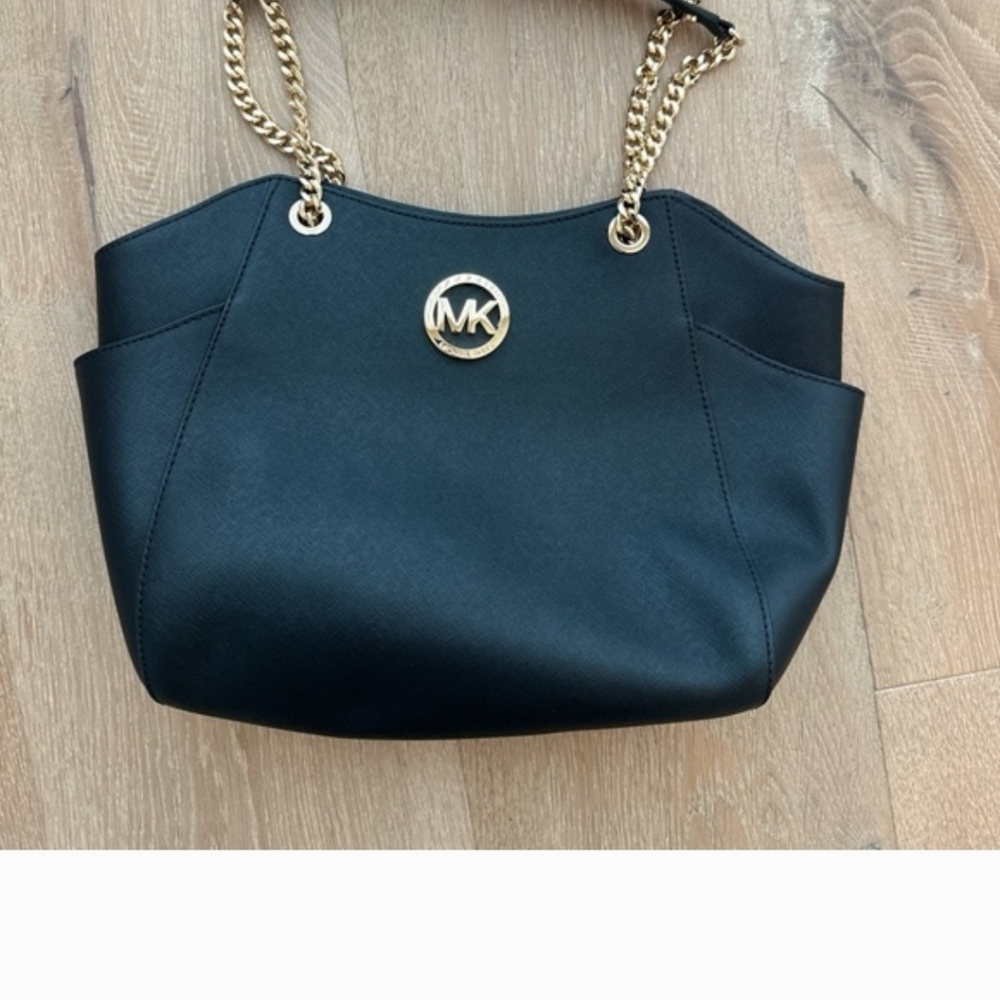Michael Kors Elegant Black Shoulder Bag with Gold Accents, Jet Set Travel